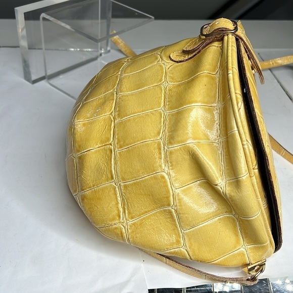 Meyers Croc Embossed Leather Mustard Yellow Crossbody Top Flap Feed Bag Purse - Picture 8 of 16